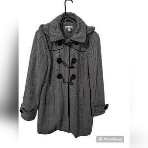 Ladies Christopher and Banks herringbone coat. Sz 12. 2 pockets, zipper.